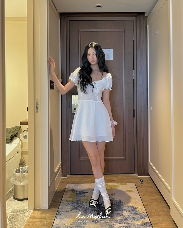 公主拉伸澎袖短洋裝
